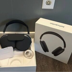 1:1 fruit @irPods Max in Black with Box